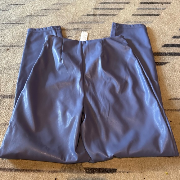 NWT Fabletics Vegan Leather leggings size small - Picture 3 of 7